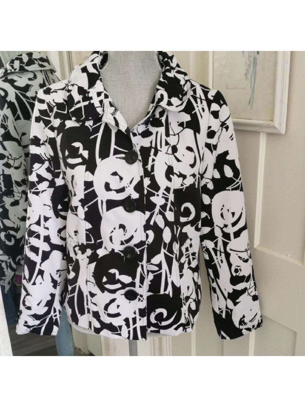 Womens TanJay Button Front White/Black Abstract Blazer Careerwear. Size 14